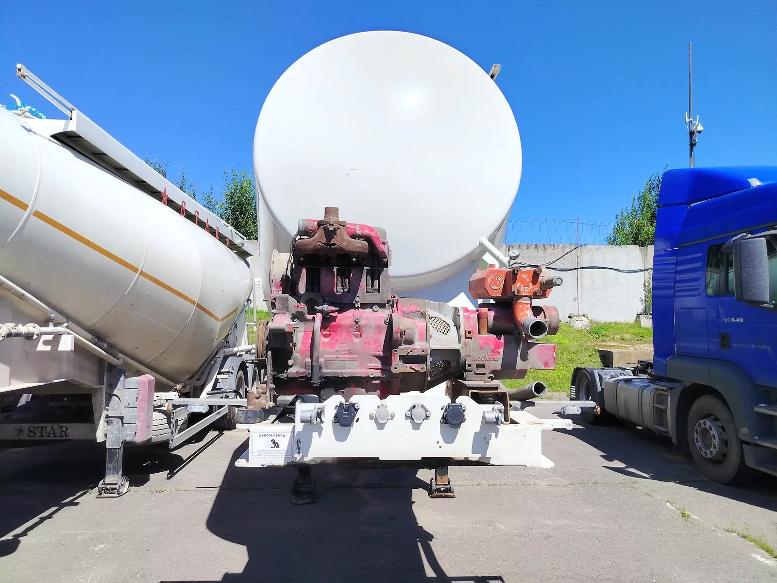 BONUM 914230 Полуприцеп-цистерна для сыпучих грузов