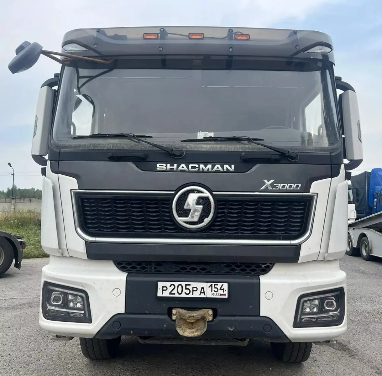 Shacman SX331863366 8x4 Самосвал