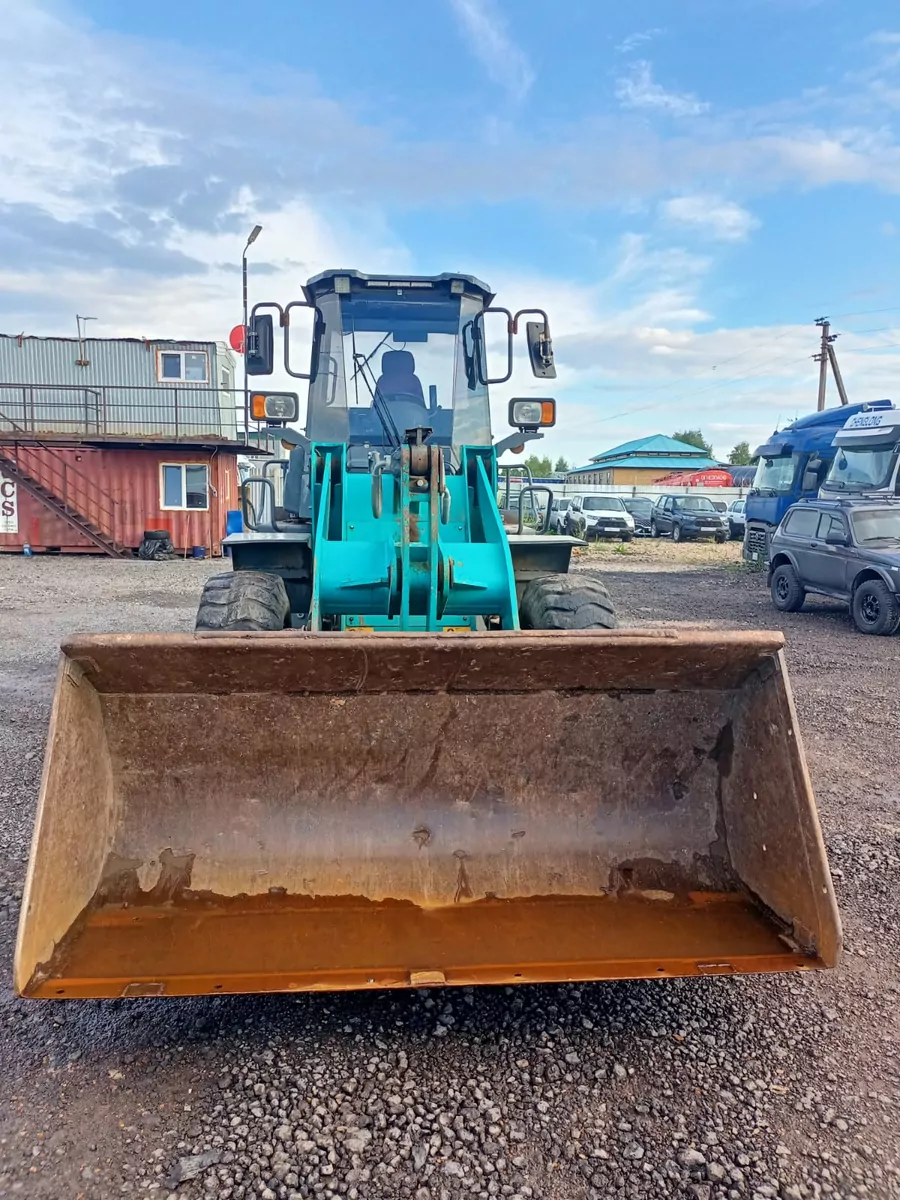 SUNWARD SL31W Фронтальный погрузчик