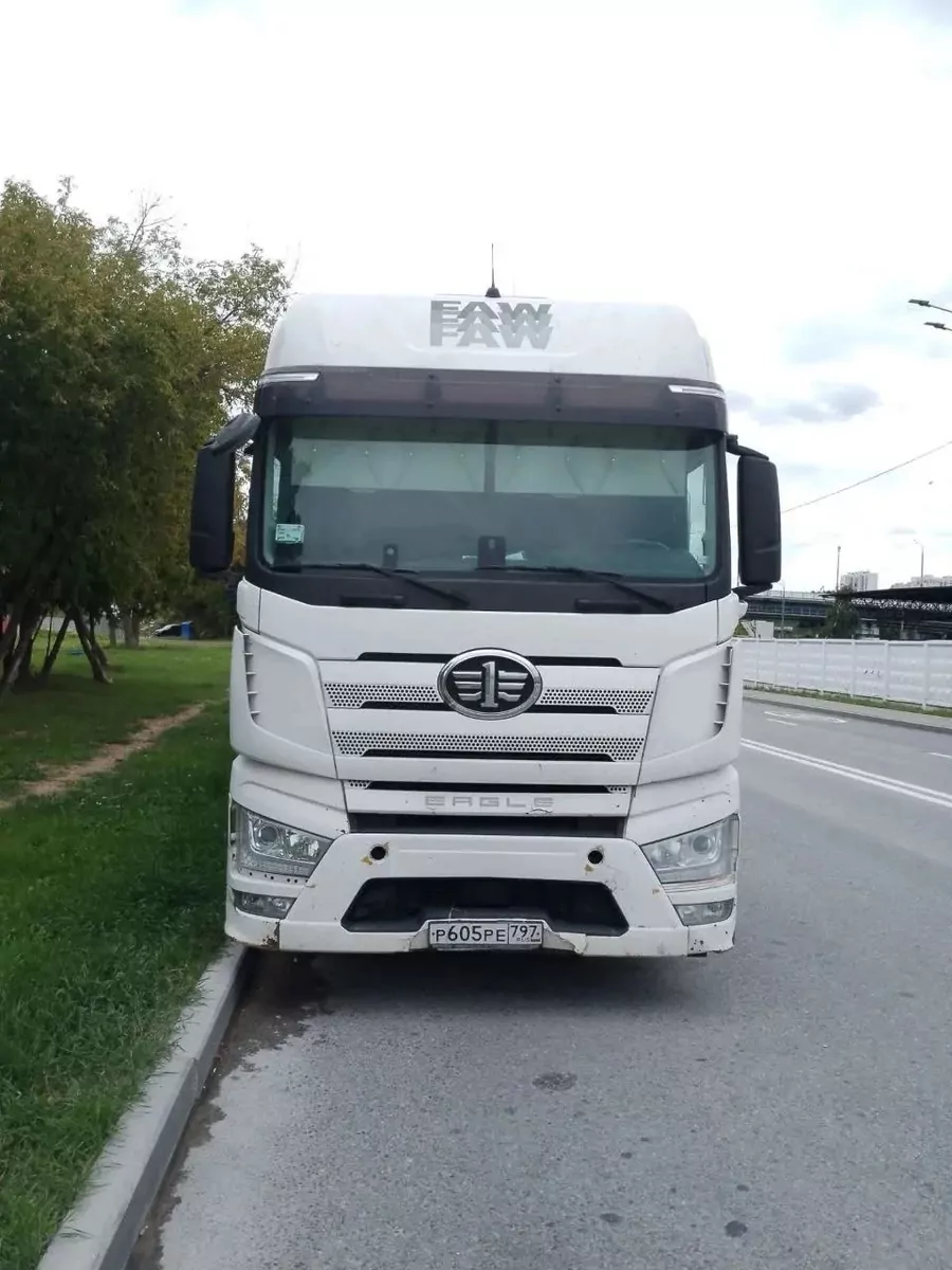 FAW J7 4x2 Седельный тягач