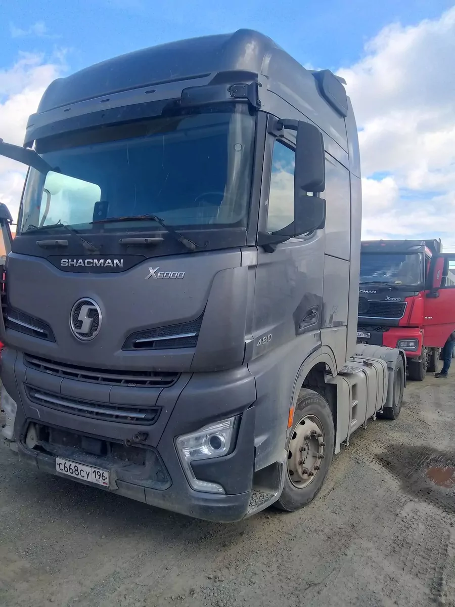 Shacman SX4188YY381 4x2 Седельный тягач