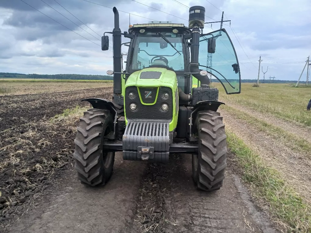 Zoomlion RS1304 Трактор
