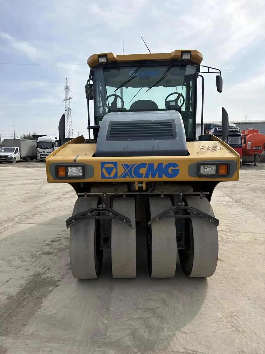 XCMG XP203 Каток