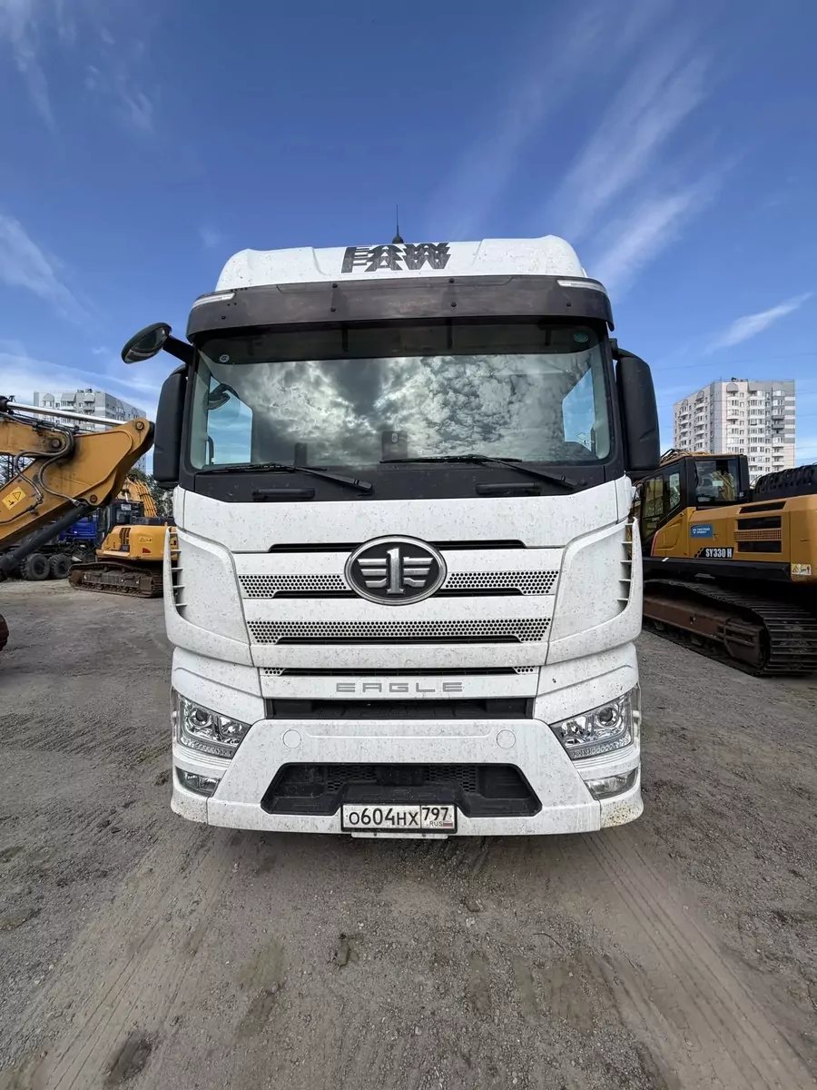 FAW J7 4x2 Седельный тягач