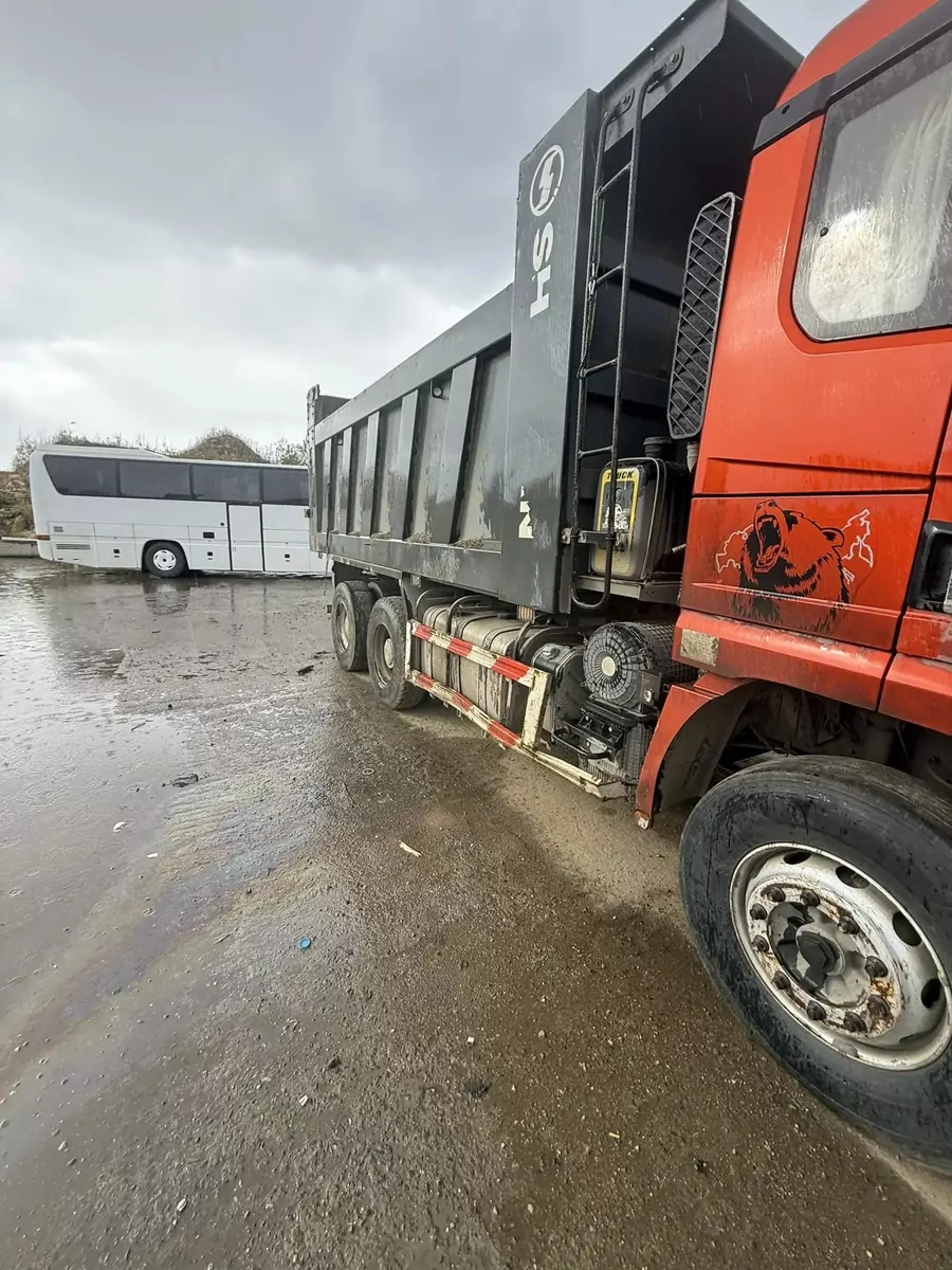 Shacman SX32586V384 6x4 Самосвал