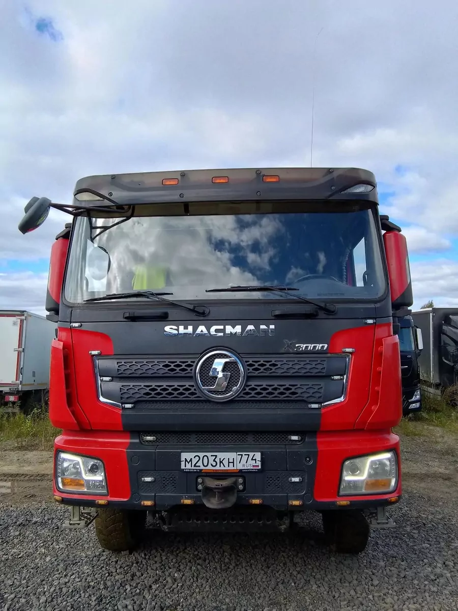 Shacman SX331863366 8x4 Самосвал