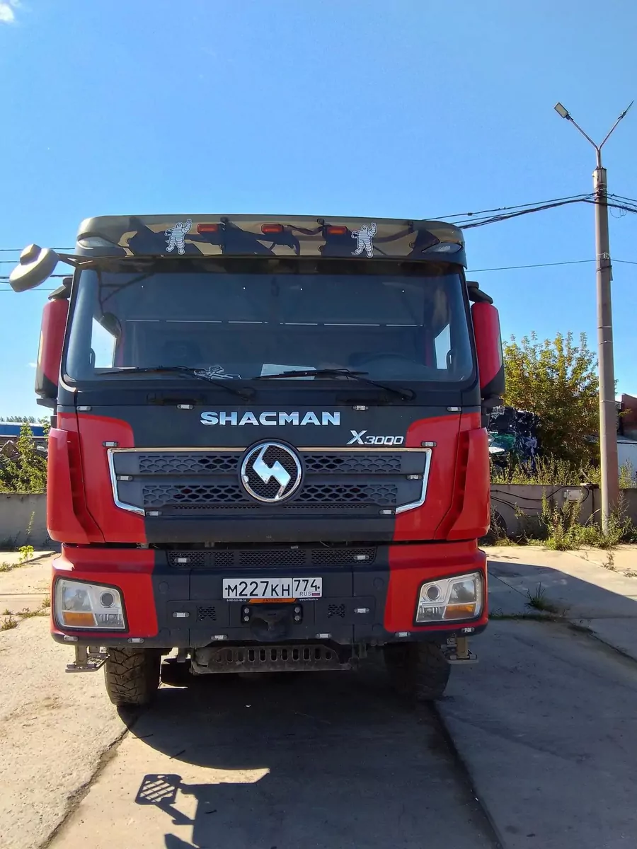 Shacman SX331863366 8x4 Самосвал