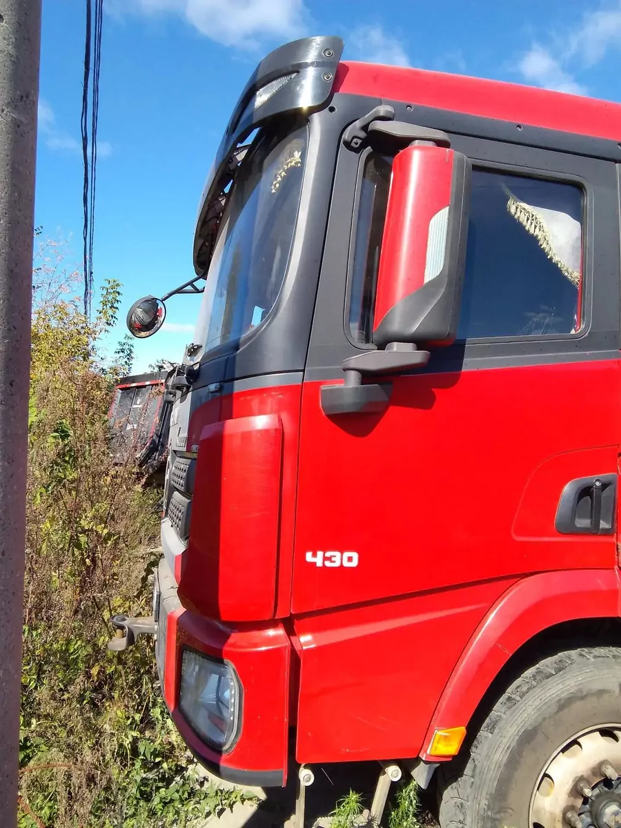 Shacman SX331863366 8x4 Самосвал