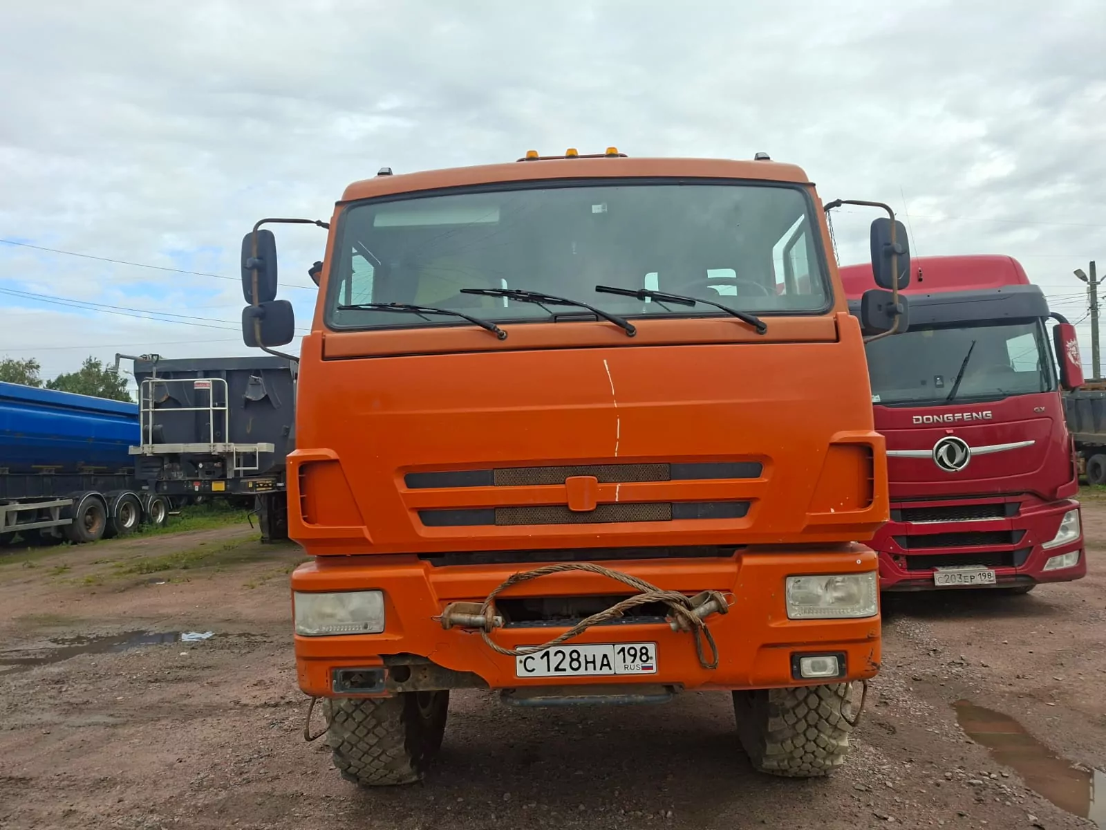 Кран центр "КАМАЗ" 659100 на шасси КамАЗ 43118 6x6 Бортовой с КМУ