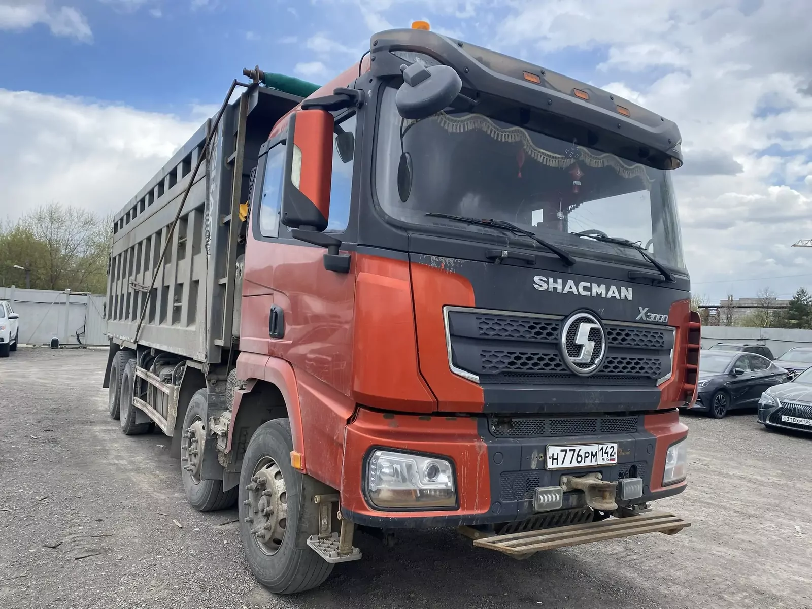Shacman SX33186T366 8x4 Самосвал