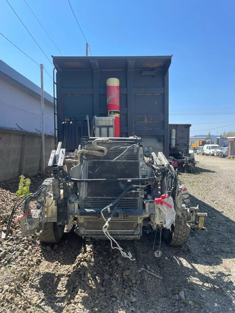 Shacman SX331863366 8x4 Самосвал