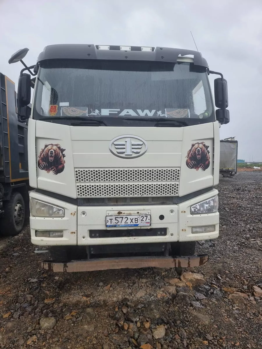 FAW J6 8x4 Самосвал