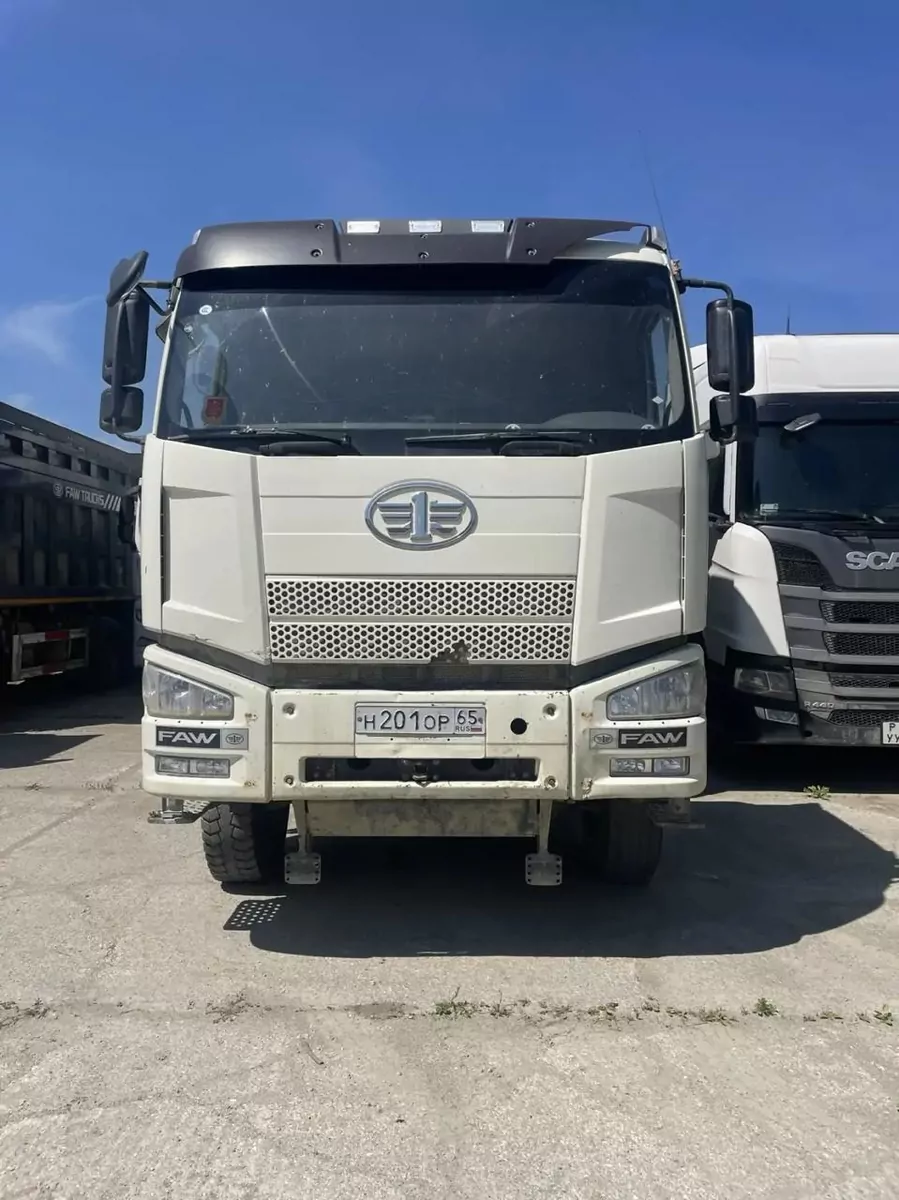 FAW J6 8x4 Самосвал