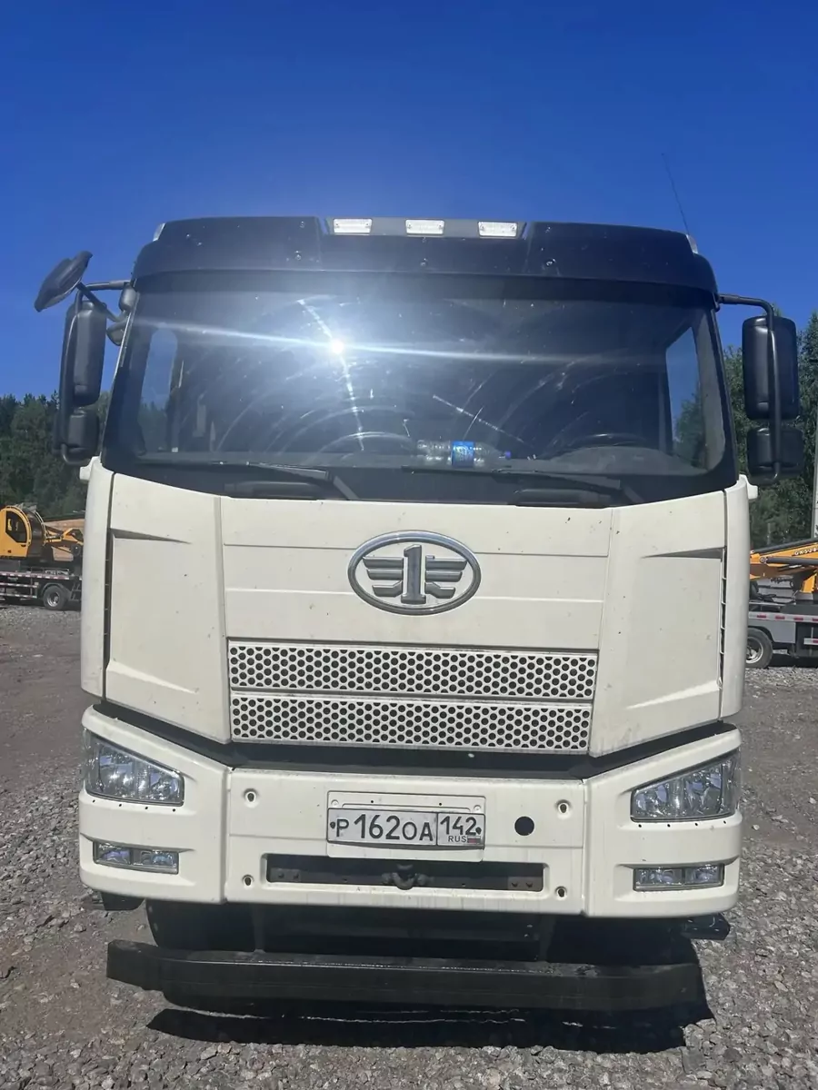 FAW J6 8x4 Самосвал