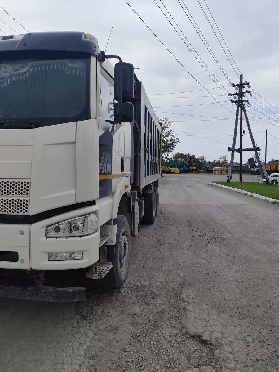 FAW J6 6x4 Самосвал
