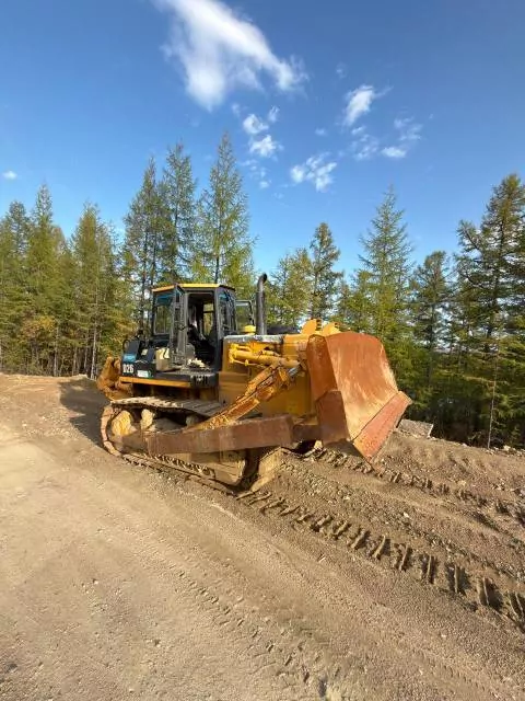 Beezone D26 Бульдозер