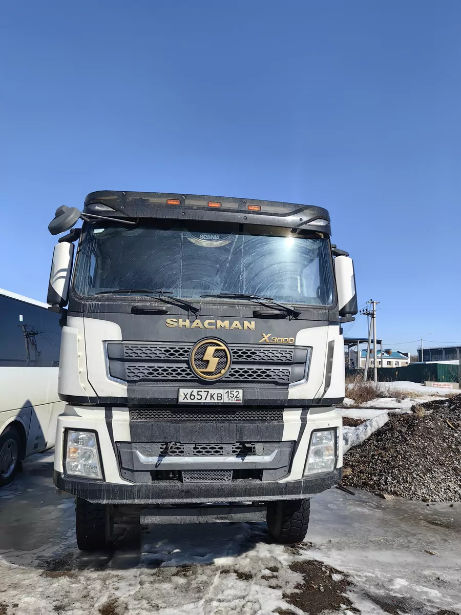 Shacman (Shaanxi) SX42586V385 6x6 Седельный тягач