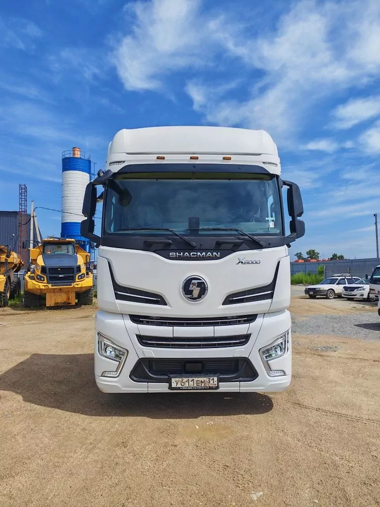 Shacman (Shaanxi) SX4188YY381 4x2 Седельный тягач
