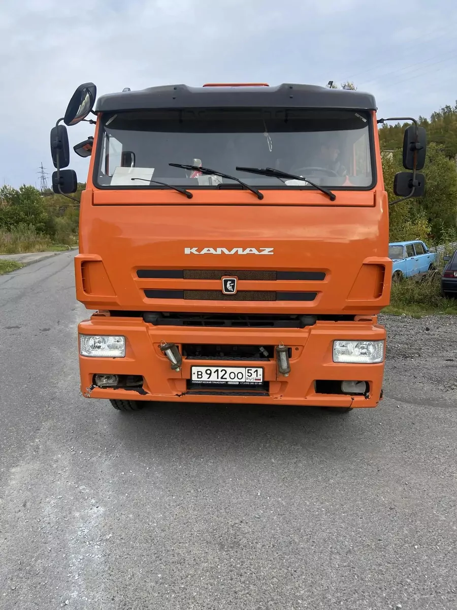 КамАЗ 6520 6x4 Бортовой с КМУ