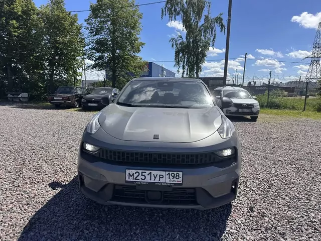 LYNK & CO 05
