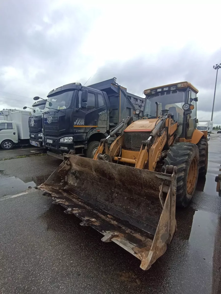 LUGONG LG388H Экскаватор-погрузчик