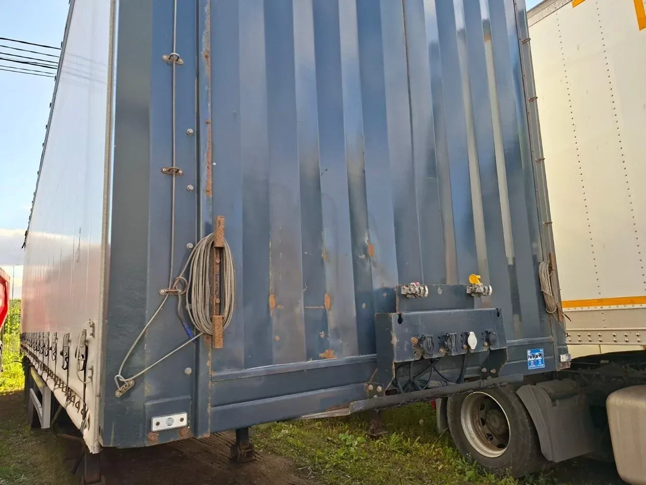 UAT SCFG-9226.01 Полуприцеп Бортовой/Шторный