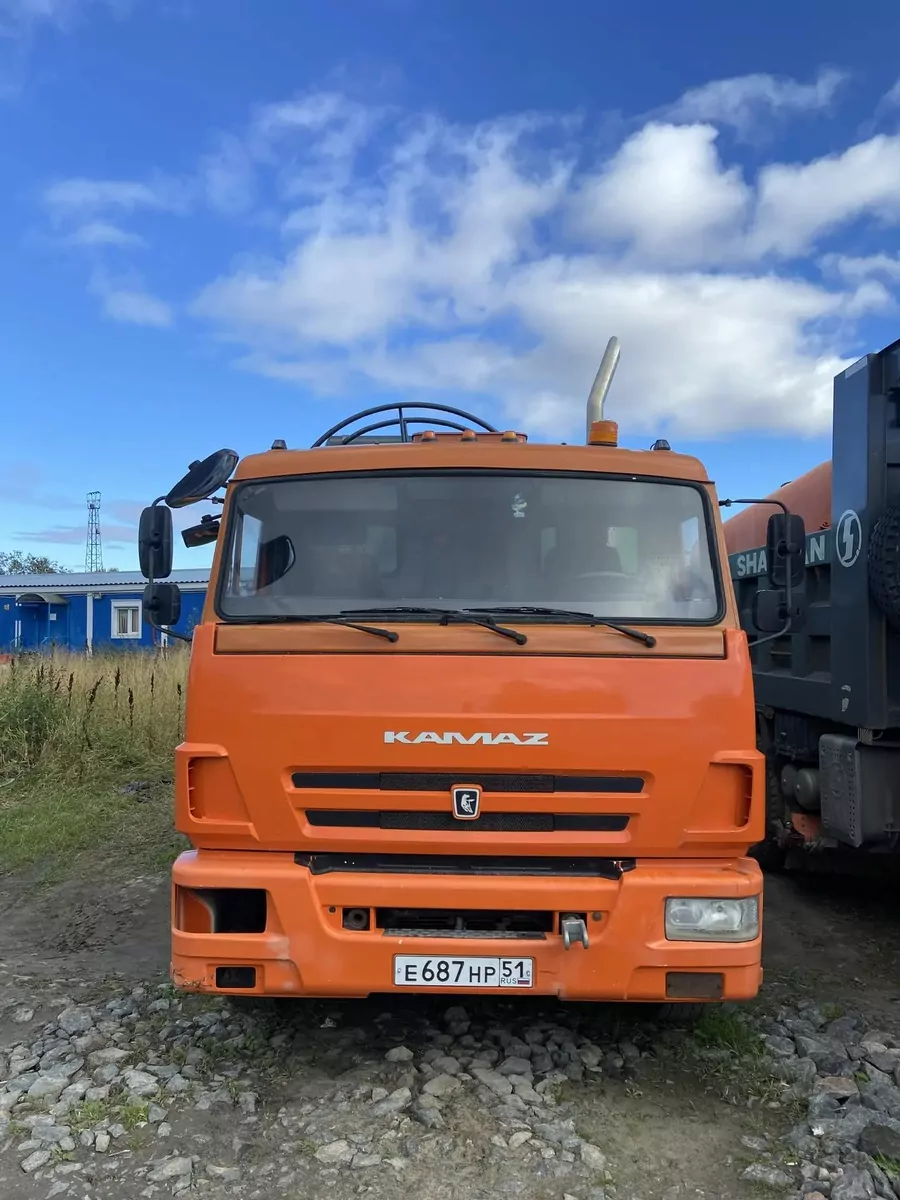 Охтинский Механический Завод ОМЗ-611 на шасси КамАЗ 65115 6x4 Автоцистерна пищевая