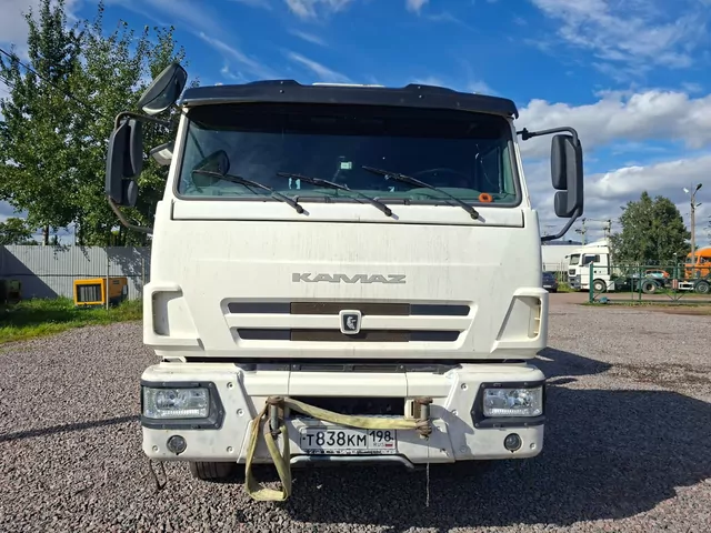 КамАЗ 6520 6x4 Бортовой с КМУ