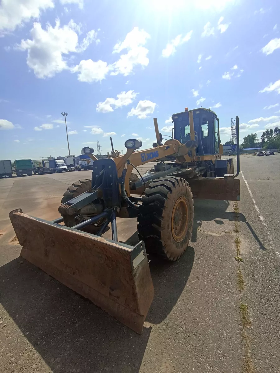 XCMG GR2153A Автогрейдер