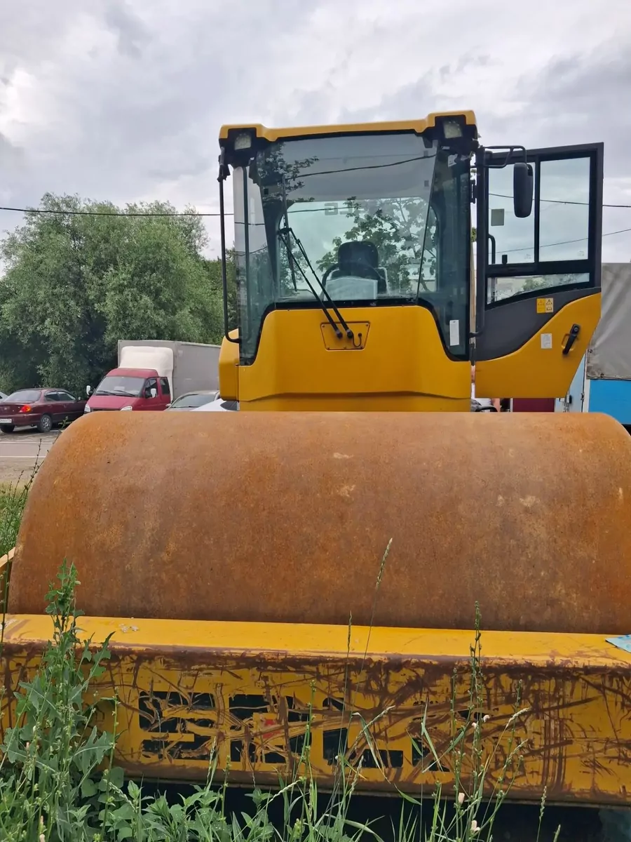 SDLG RS8140 Каток