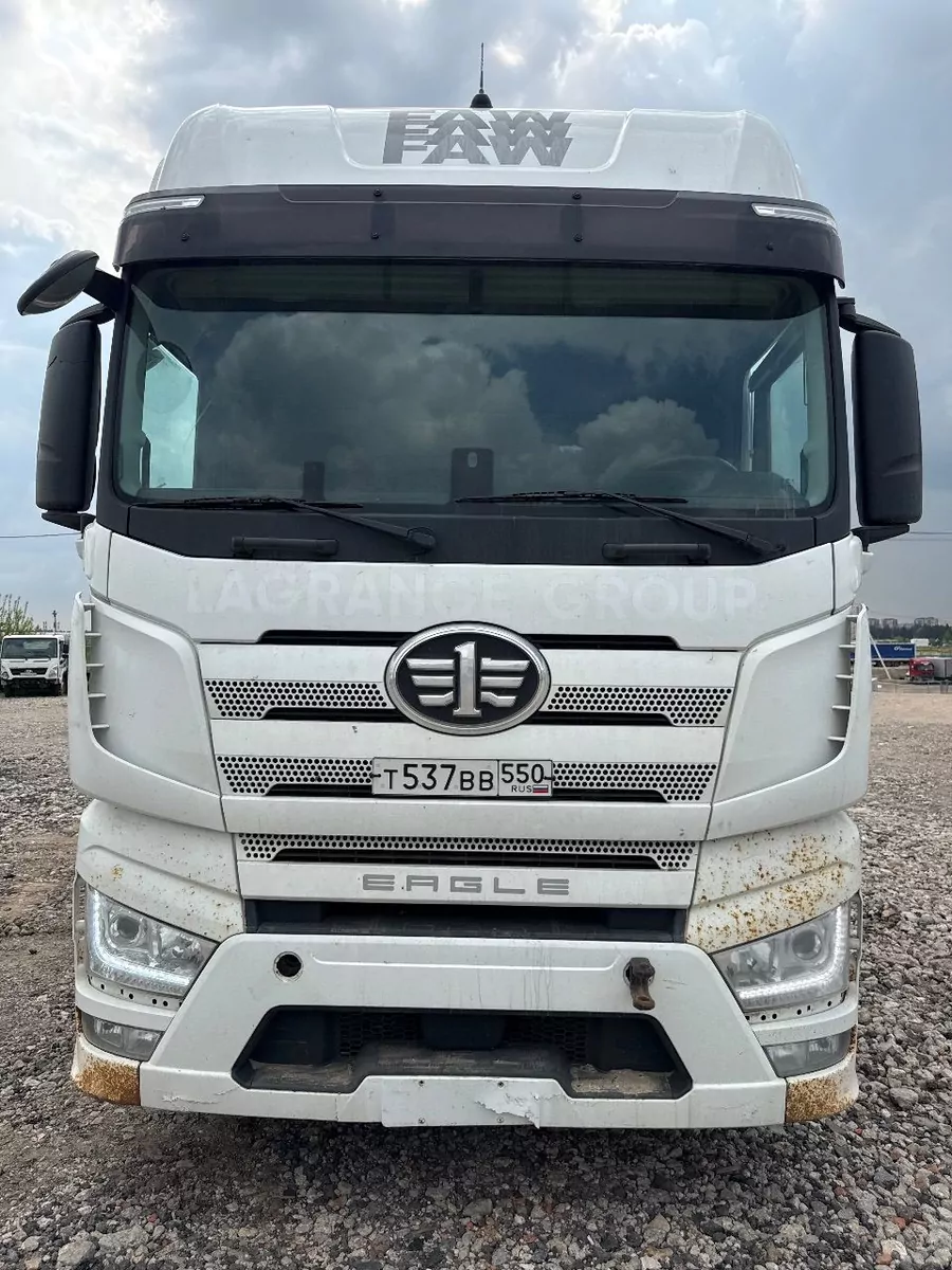 FAW J7 4x2 Седельный тягач