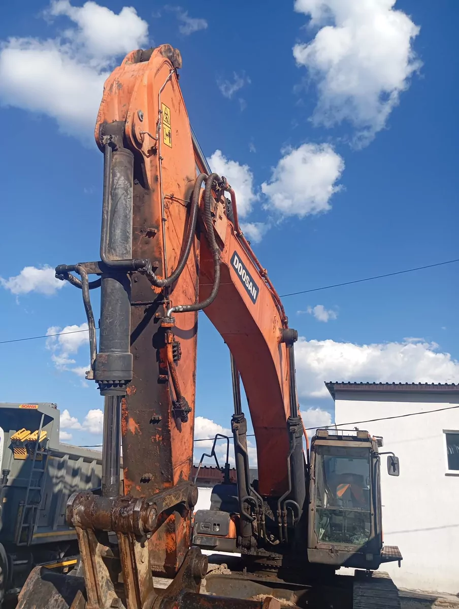 Doosan DX530 Экскаватор