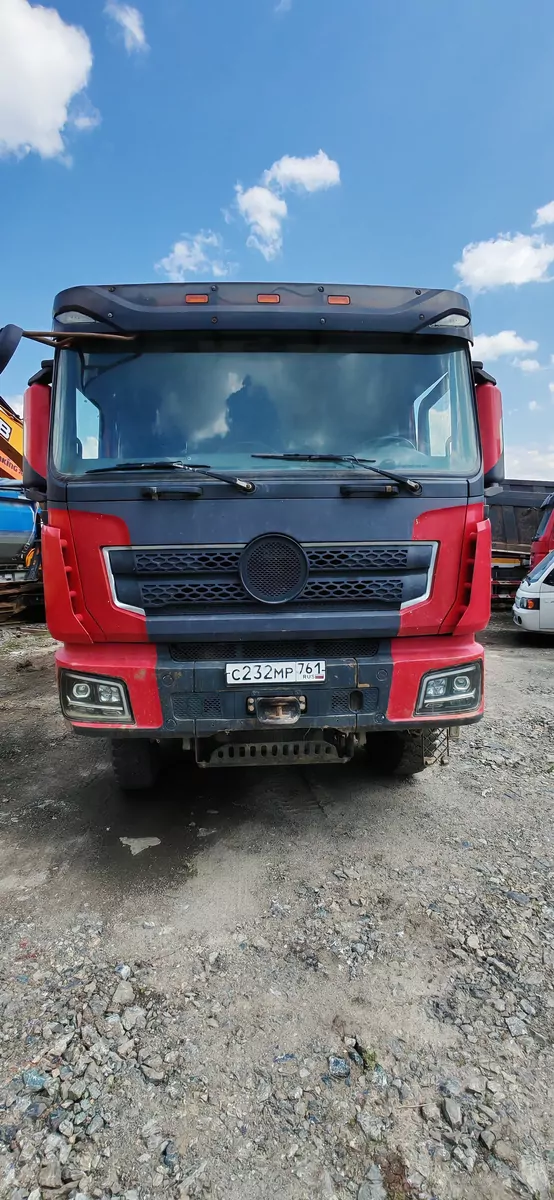 Shacman SX331863366 8x4 Самосвал
