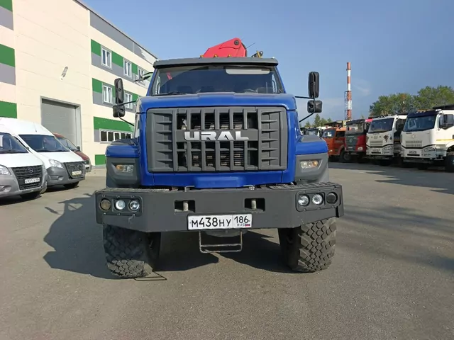 Ural NEXT 4320 6x6 Седельный тягач с КМУ