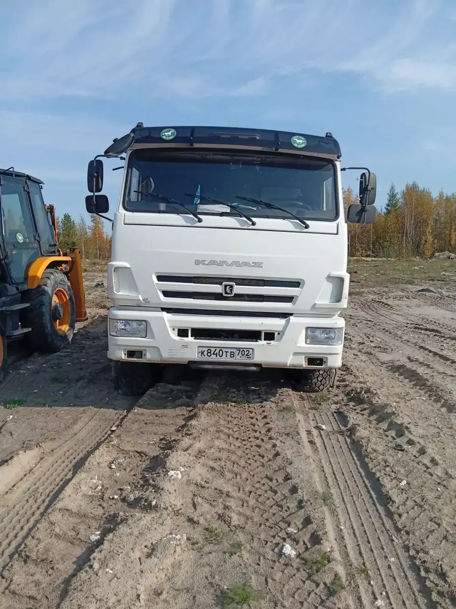 ГИРД 5849AF-0000010-13 на шасси КамАЗ 43118 6x6 Передвижная мастерская с КМУ
