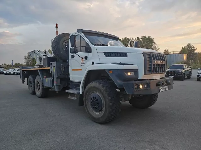 Ural NEXT 4320 6x6 Автокран
