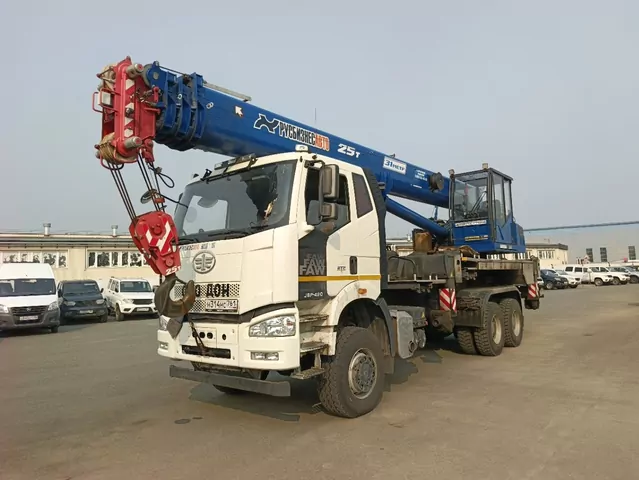 FAW J6 6x6 Автокран