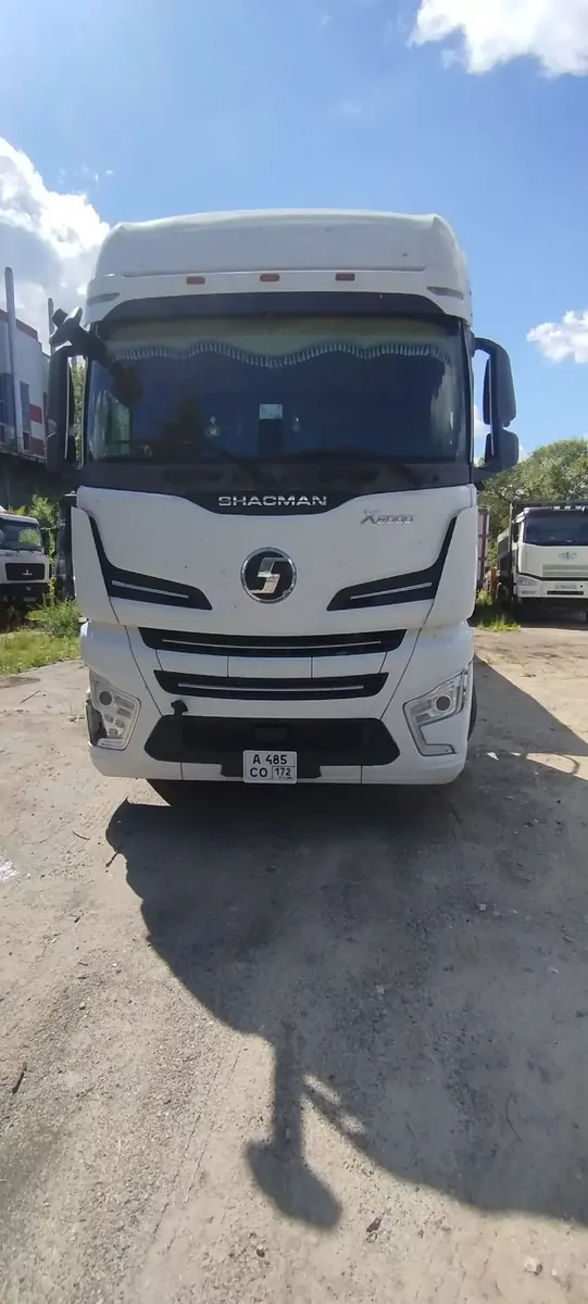 Shacman (Shaanxi) SX4188YY381 4x2 Седельный тягач