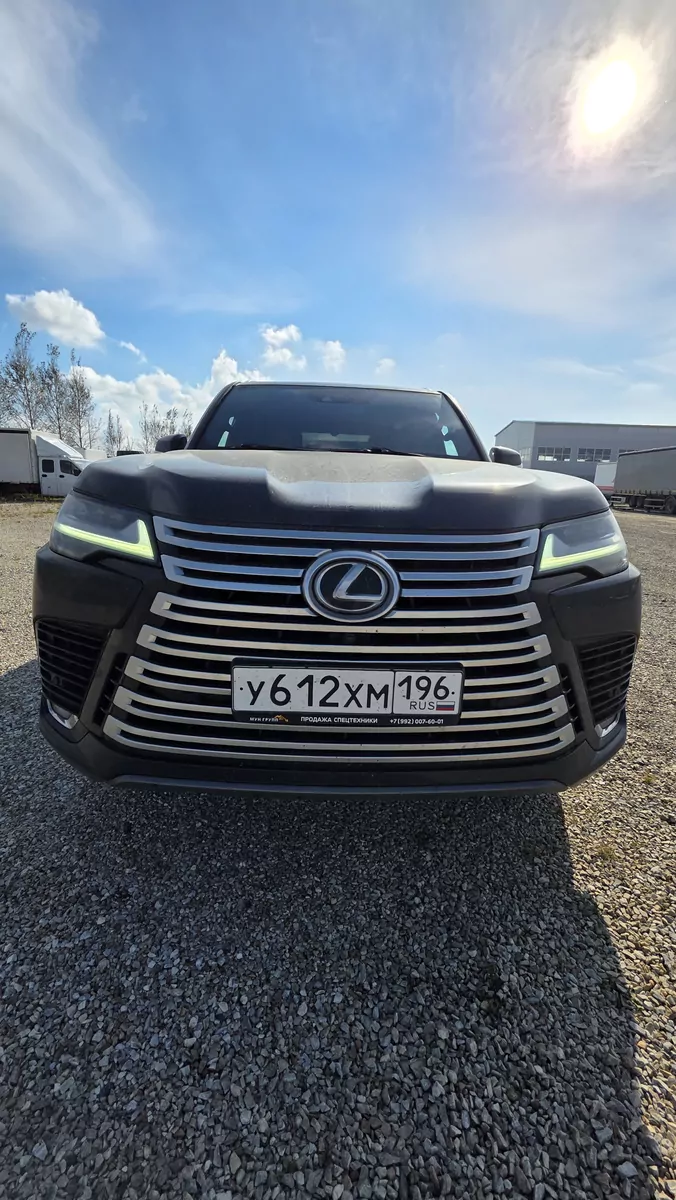 Lexus LX500d