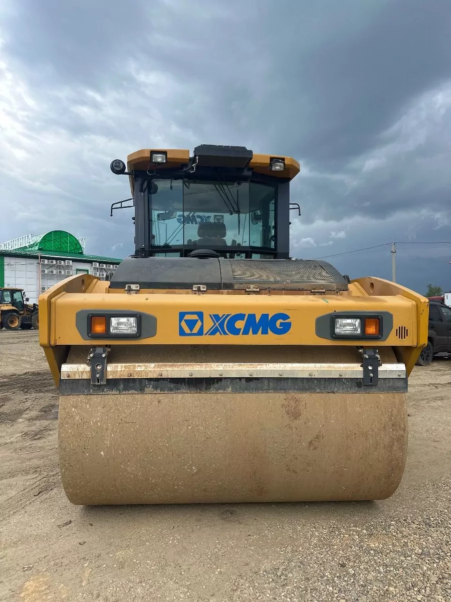 XCMG XD123 Каток
