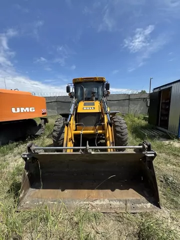 Bull 4SX Экскаватор-погрузчик