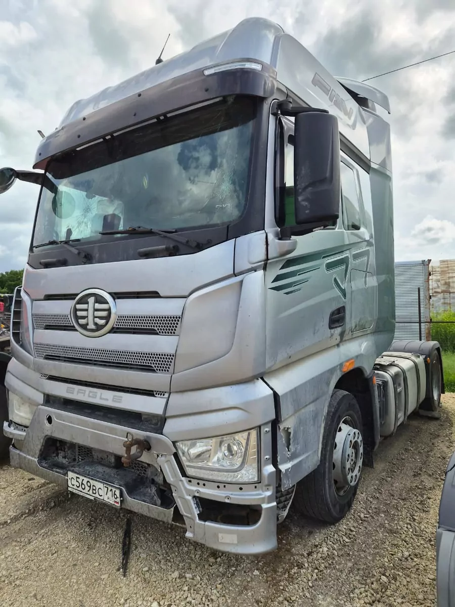 FAW J7 4x2 Седельный тягач