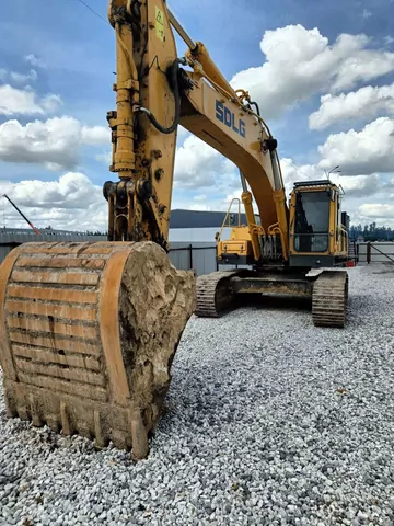 SDLG E6400F Экскаватор