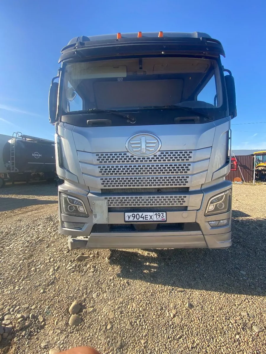 FAW JH6 4x2 Седельный тягач