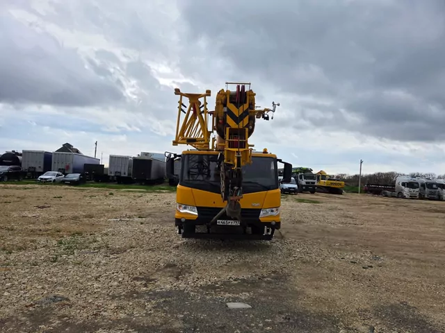 XCMG XCT30 Автокран