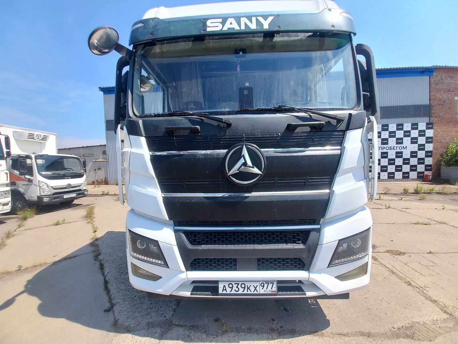 SANY HQC240DE 4x2 Седельный тягач