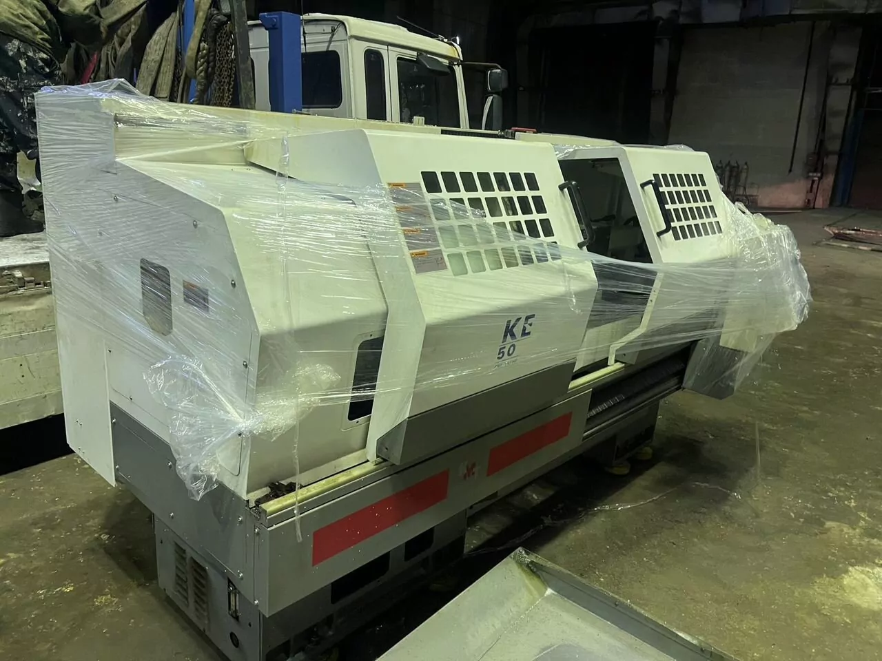 Токарный станок KE50/1000 (SKE 6150Z/1000) с ЧПУ HCNC 808Di
