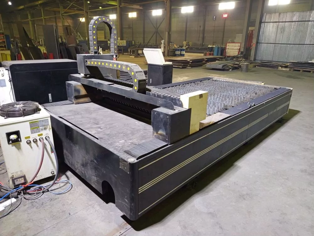 Atlas Laser F3015 Оптоволоконный станок лазерной резки металла