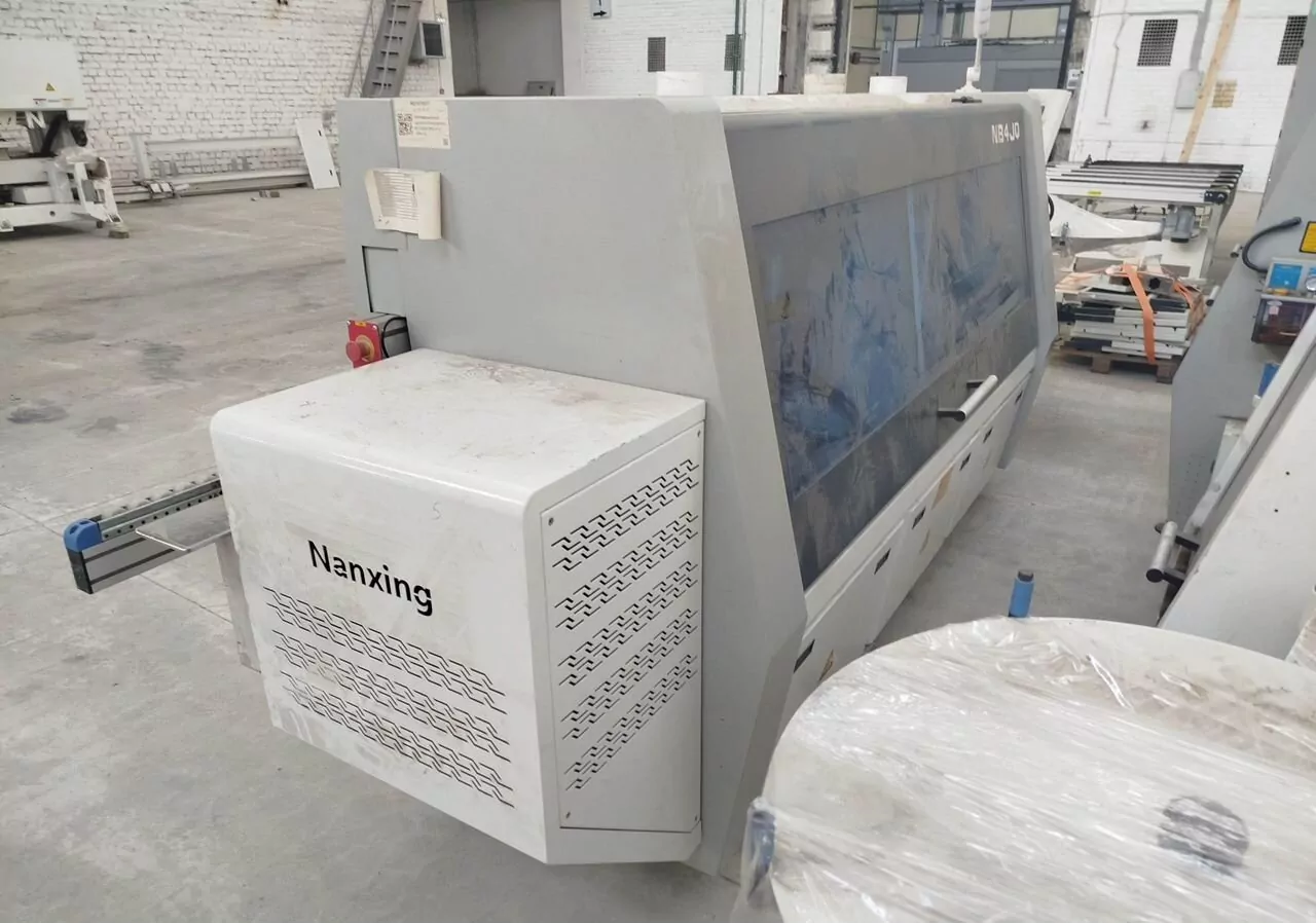 Автоматический кромкооблицовочный станок Nanxing NB4JQ