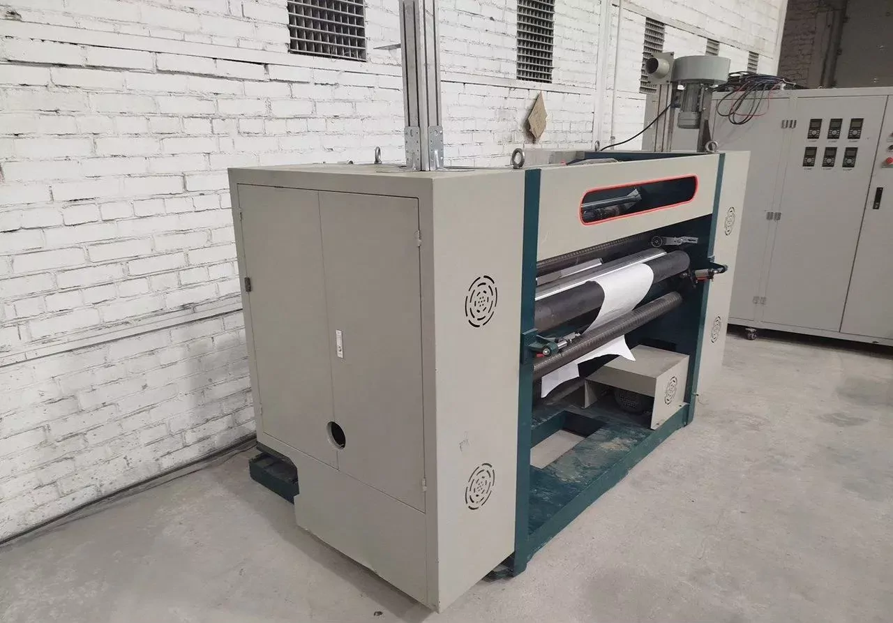 Бобинорезательная машина WFQ-1300 VD